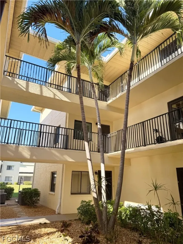 11220 Caravel Circle Fort Myers FL 33908