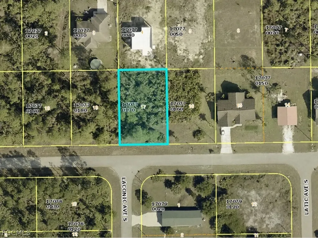 1137 Crestwood Street E Lehigh Acres FL 33974