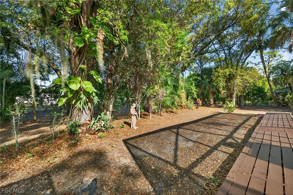 17411 Williamsburg Drive North Fort Myers FL 33917