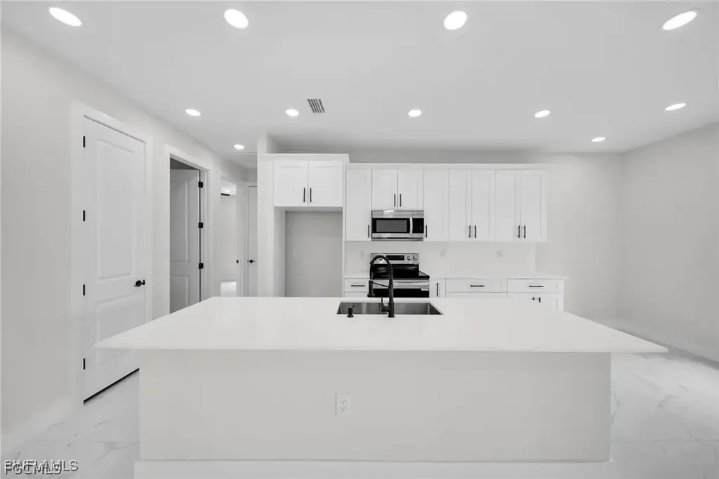 1306 NE 9th Avenue Cape Coral FL 33909