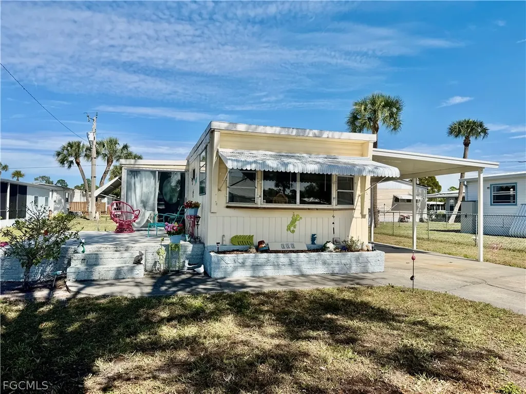 113 Chisholm Trail North Fort Myers FL 33917