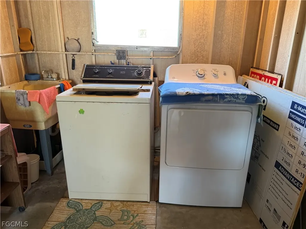 113 Chisholm Trail North Fort Myers FL 33917