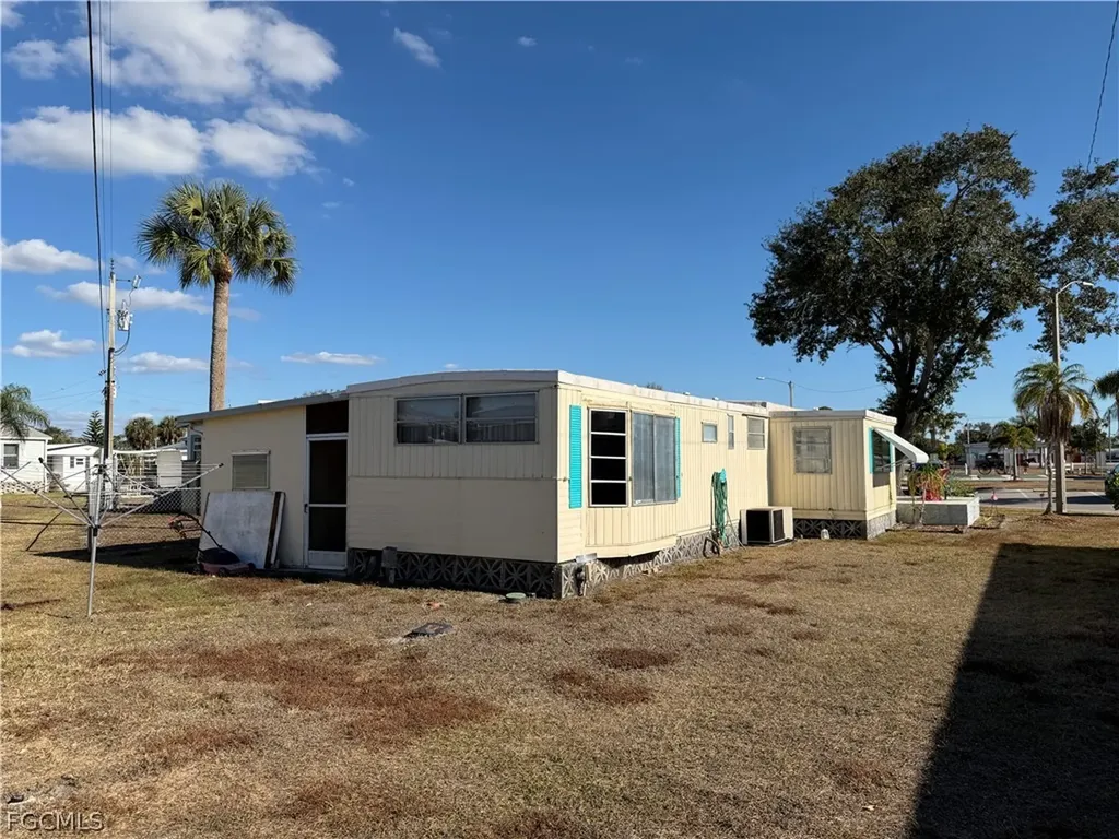 113 Chisholm Trail North Fort Myers FL 33917