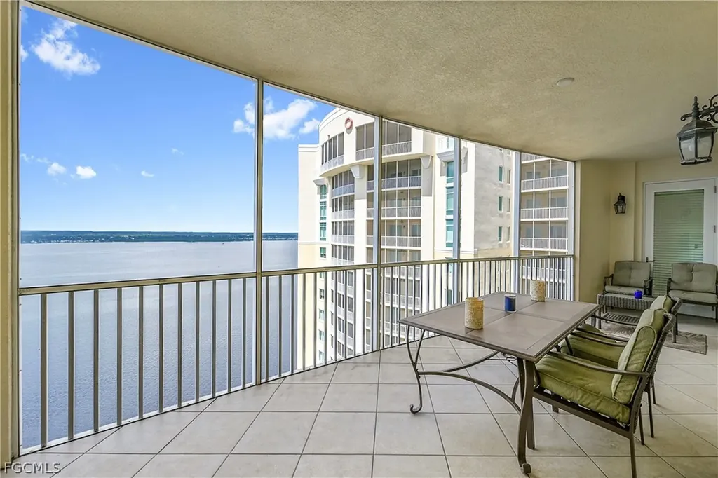2743 1st Street Fort Myers FL 33916