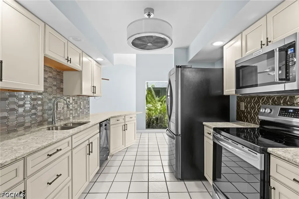 7305 Constitution Circle Fort Myers FL 33967