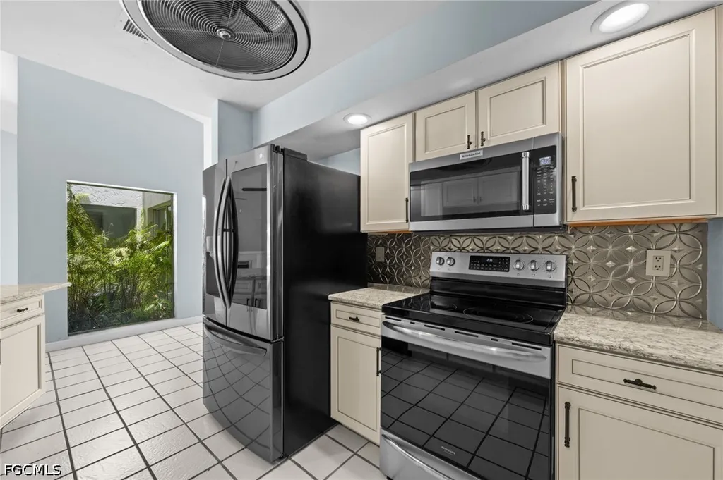 7305 Constitution Circle Fort Myers FL 33967