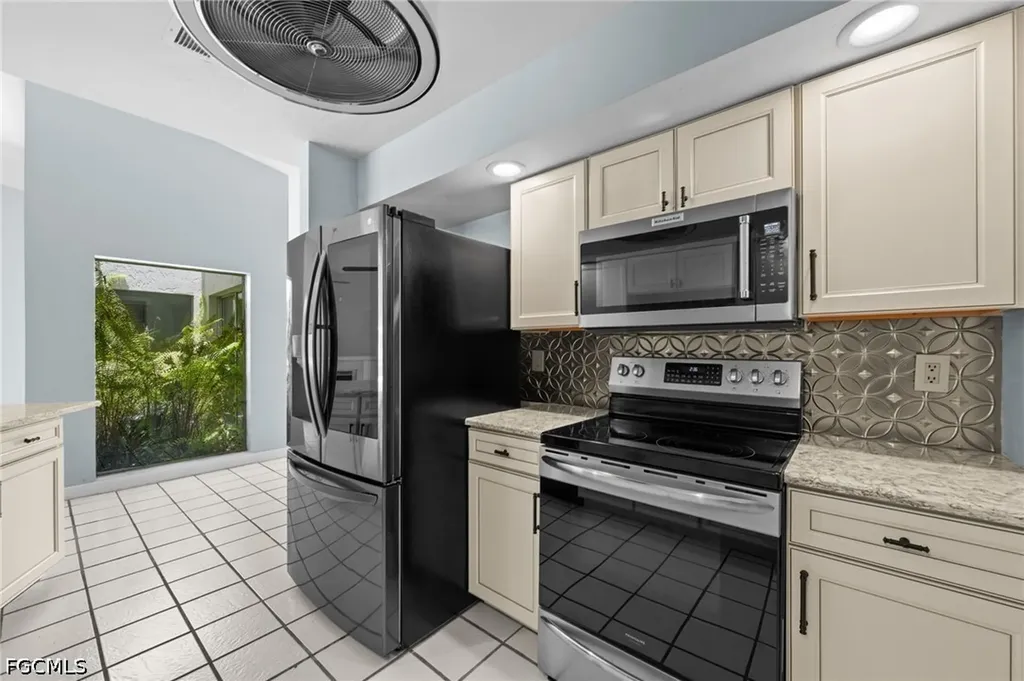 7305 Constitution Circle Fort Myers FL 33967