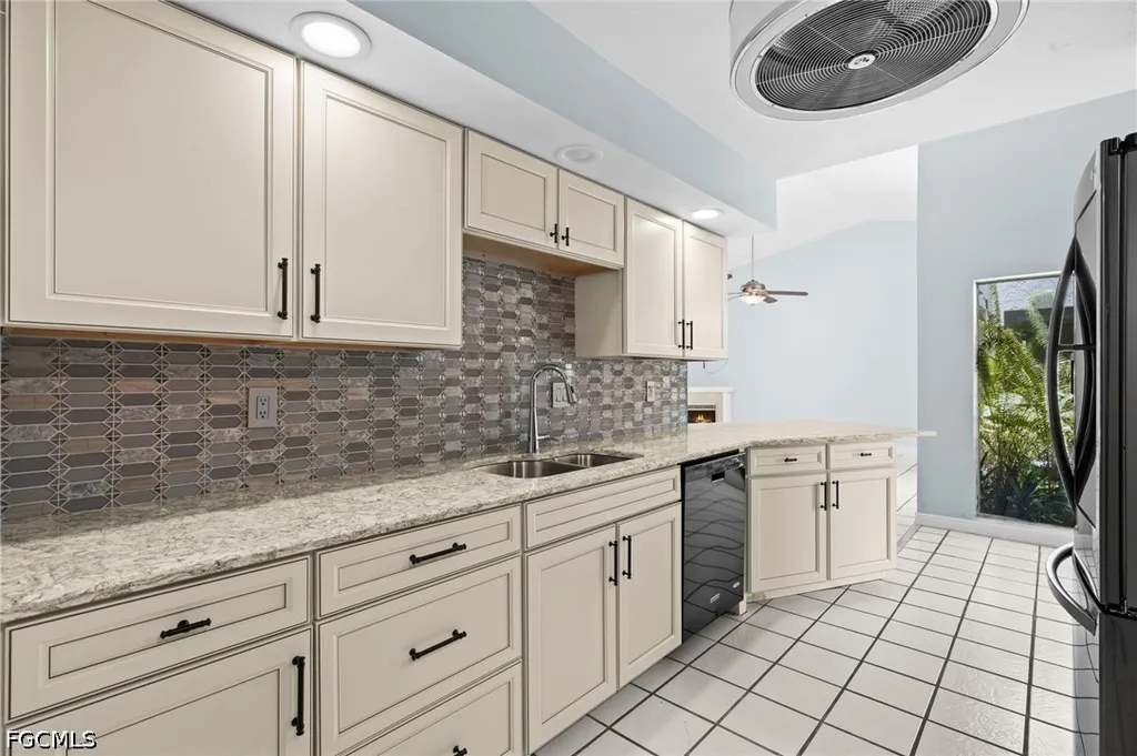 7305 Constitution Circle Fort Myers FL 33967