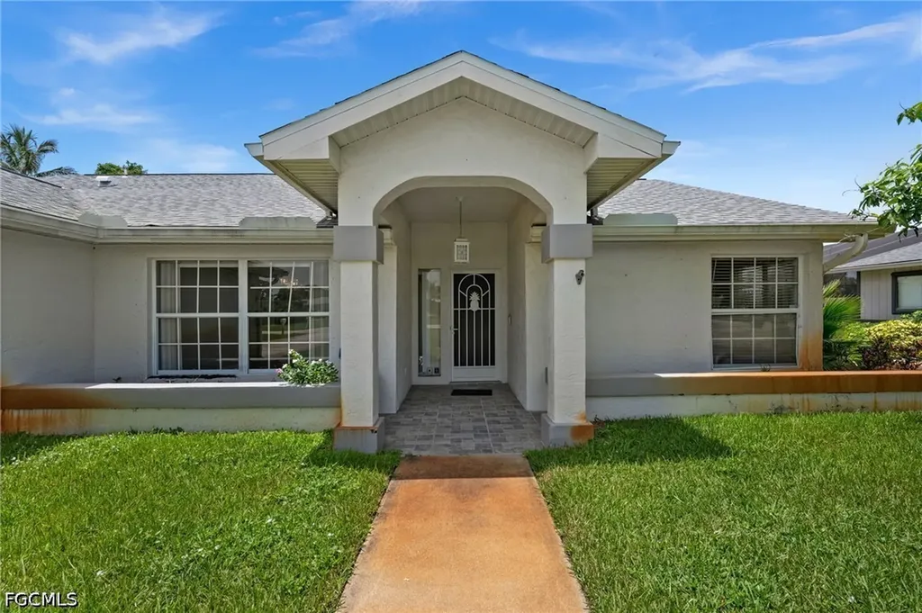 7305 Constitution Circle Fort Myers FL 33967