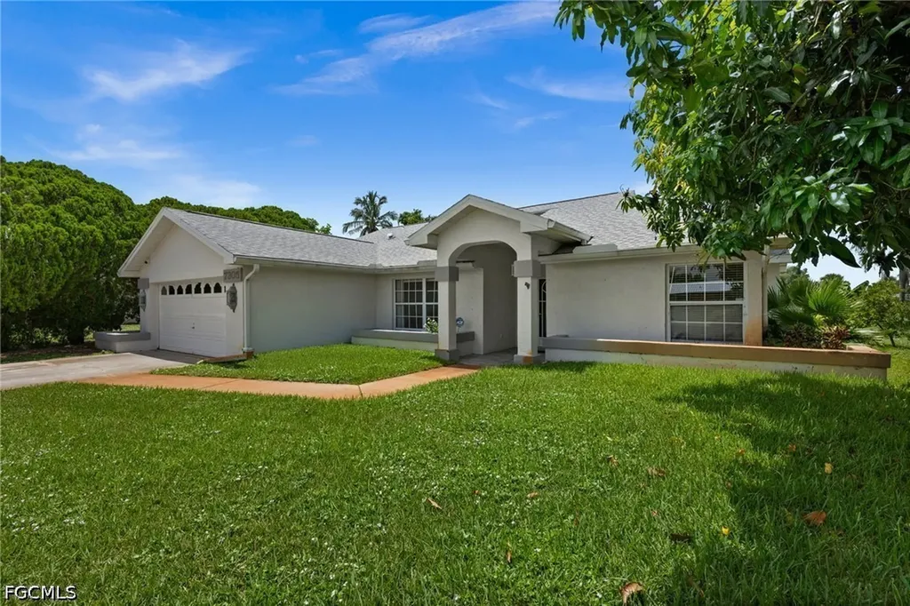 7305 Constitution Circle Fort Myers FL 33967