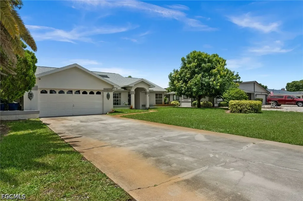 7305 Constitution Circle Fort Myers FL 33967