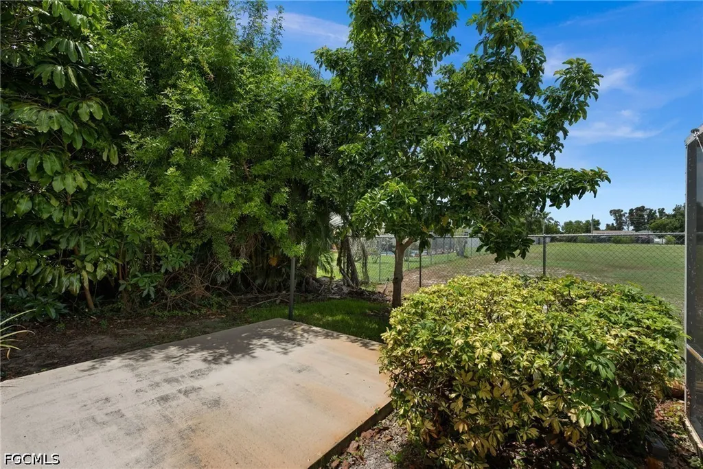 7305 Constitution Circle Fort Myers FL 33967