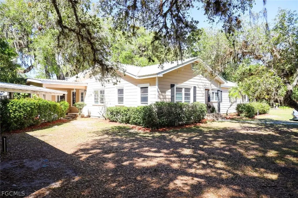 200 Riverview Drive Labelle FL 33935