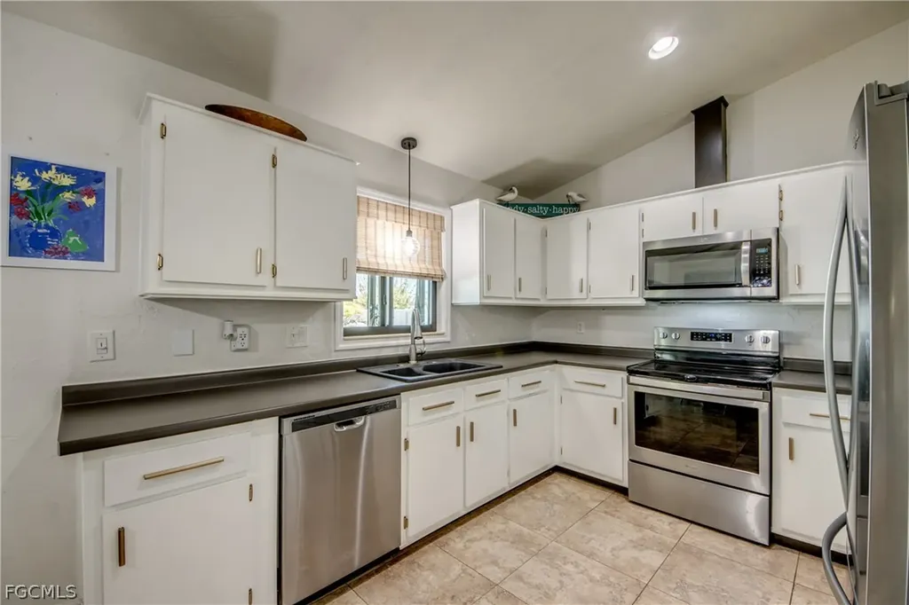 1617 SW 25th Lane Cape Coral FL 33914