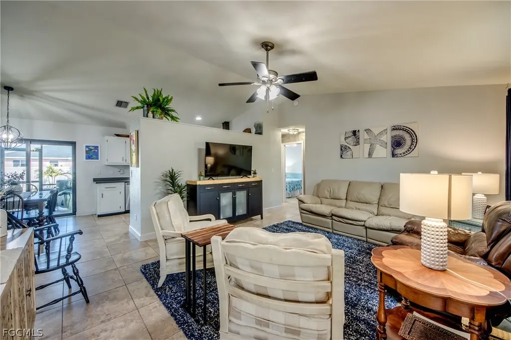 1617 SW 25th Lane Cape Coral FL 33914