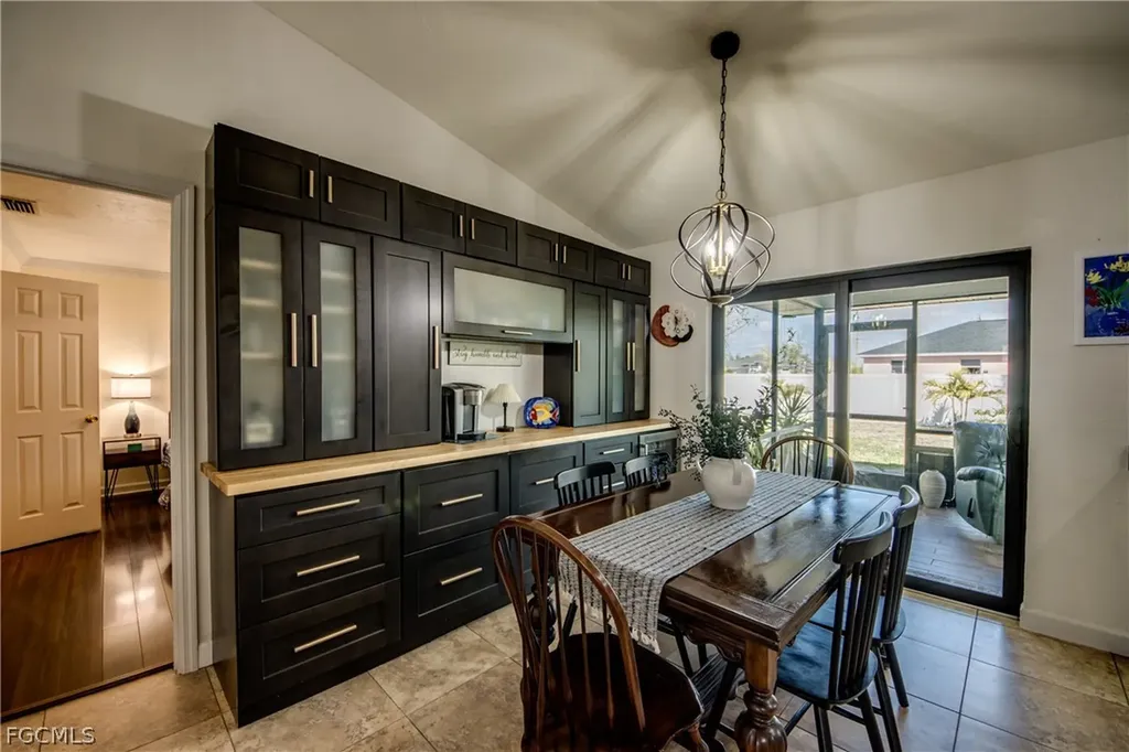 1617 SW 25th Lane Cape Coral FL 33914