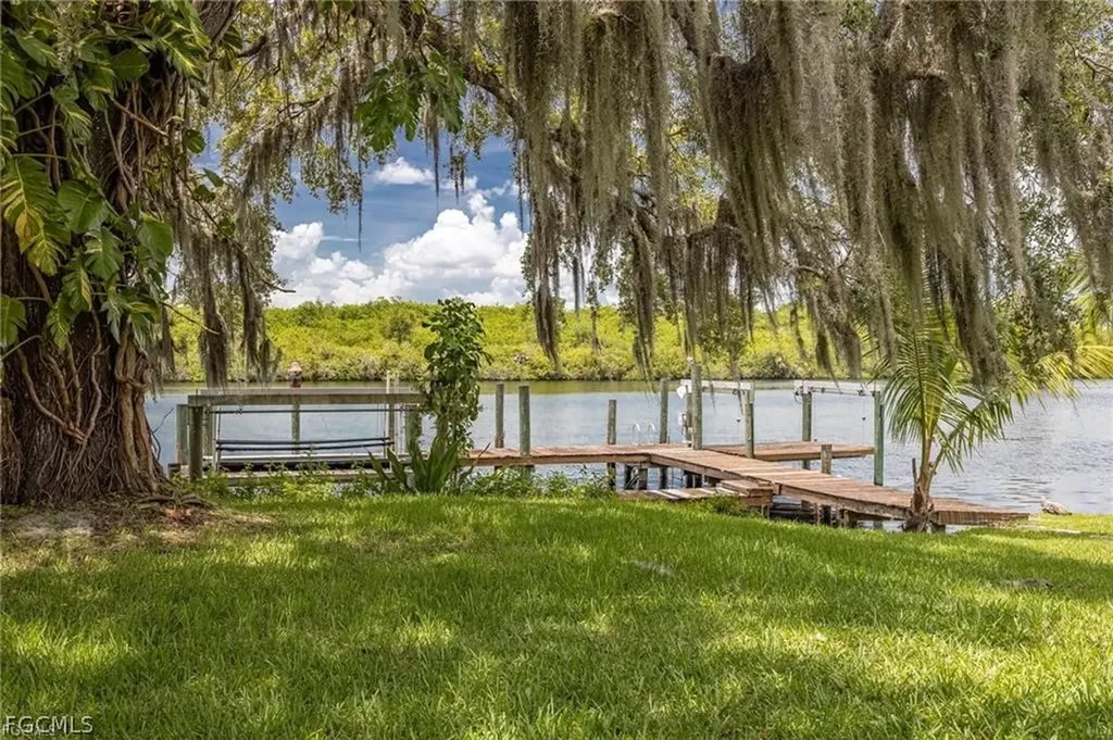 2030 Fort Denaud Road Labelle FL 33935