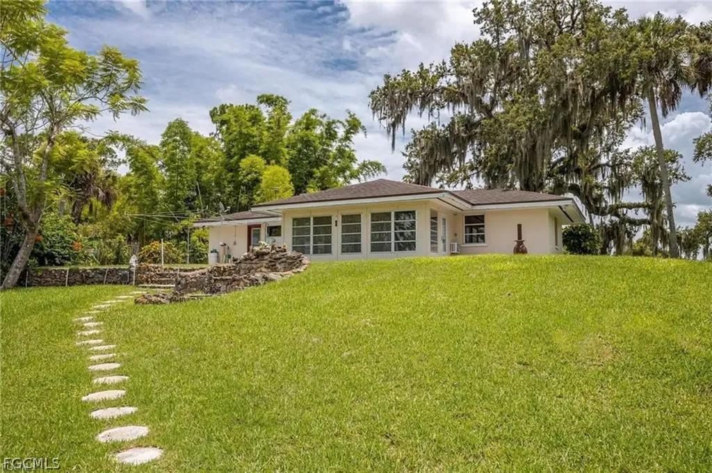 2030 Fort Denaud Road Labelle FL 33935