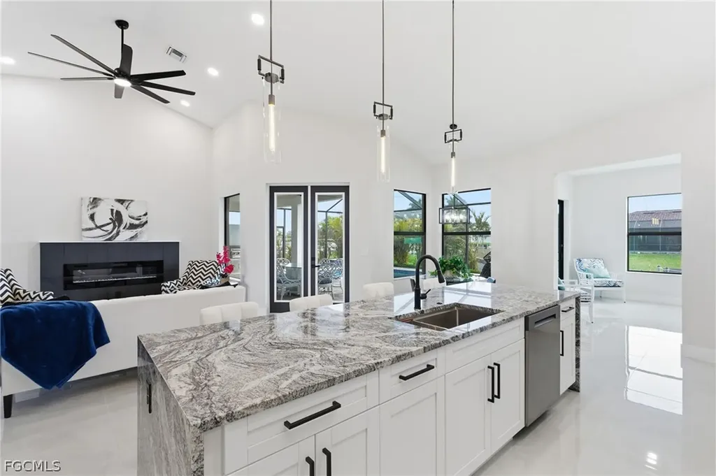 2000 SW 30th Terrace Cape Coral FL 33914