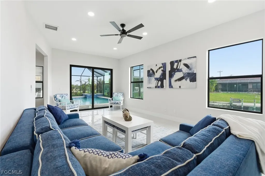 2000 SW 30th Terrace Cape Coral FL 33914