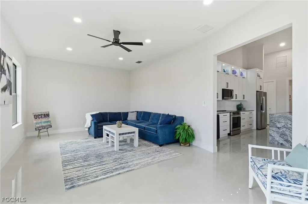 2000 SW 30th Terrace Cape Coral FL 33914
