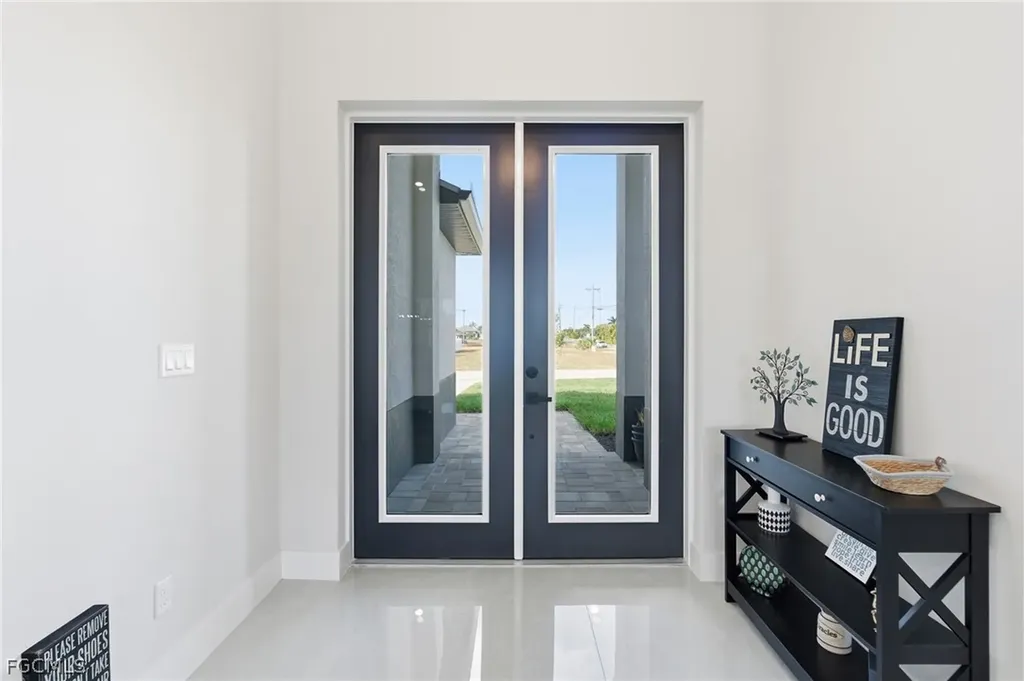 2000 SW 30th Terrace Cape Coral FL 33914