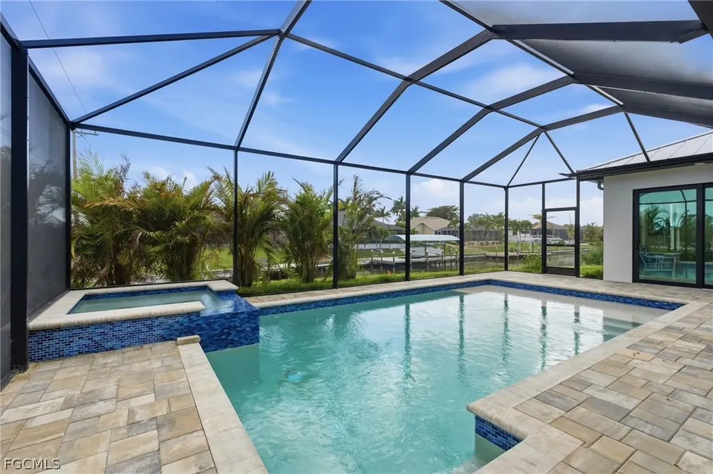 2000 SW 30th Terrace Cape Coral FL 33914