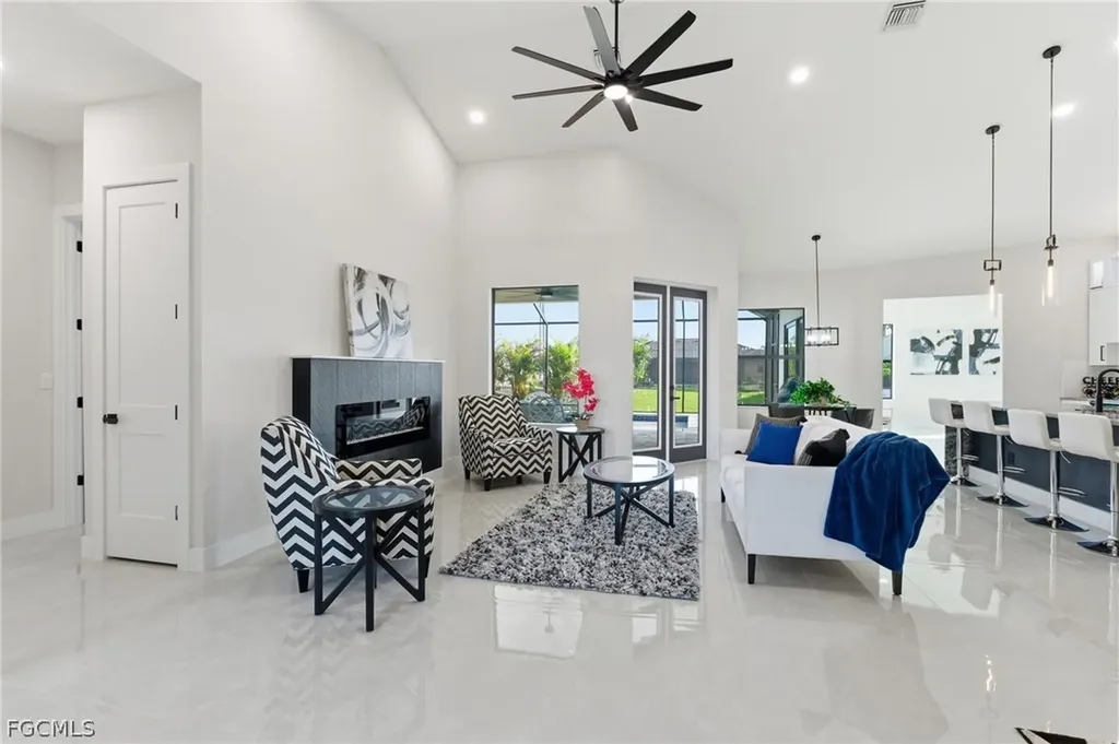 2000 SW 30th Terrace Cape Coral FL 33914