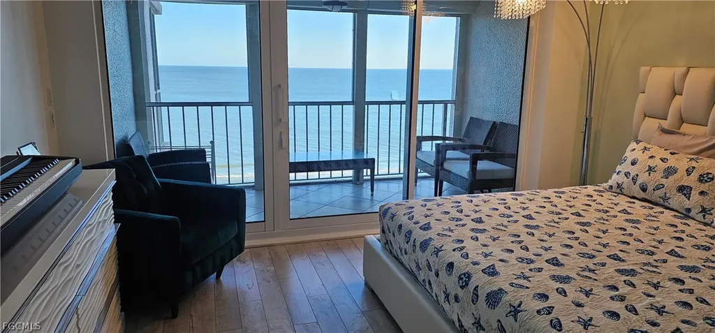 10691 Gulf Shore Drive E Naples FL 34108