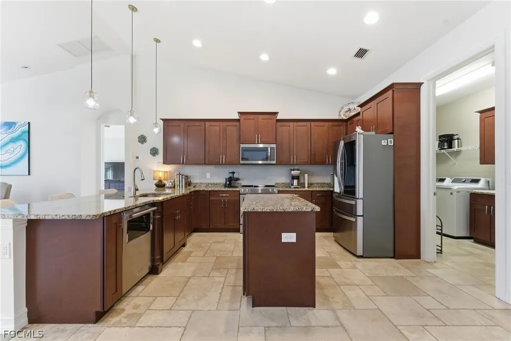 3905 Agualinda Boulevard Cape Coral FL 33914
