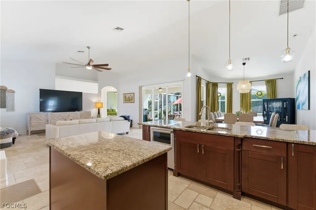 3905 Agualinda Boulevard Cape Coral FL 33914