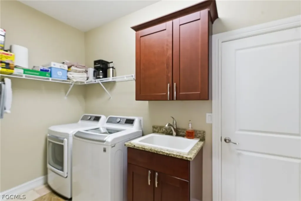 3905 Agualinda Boulevard Cape Coral FL 33914