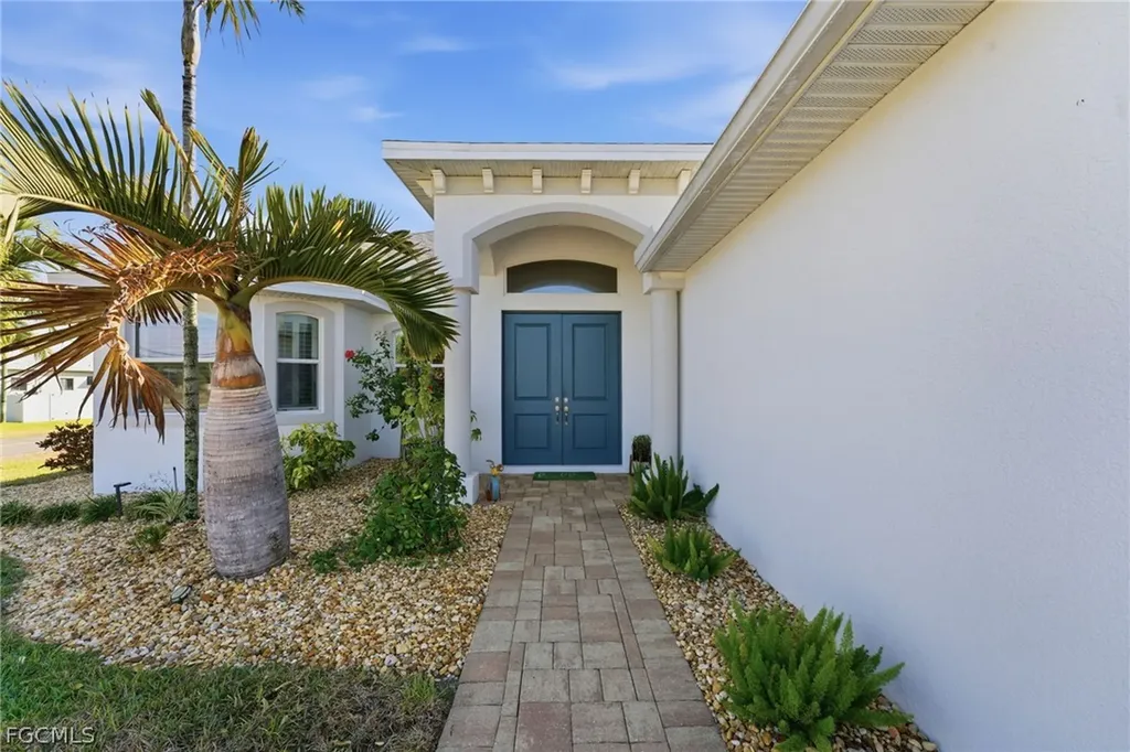 3905 Agualinda Boulevard Cape Coral FL 33914