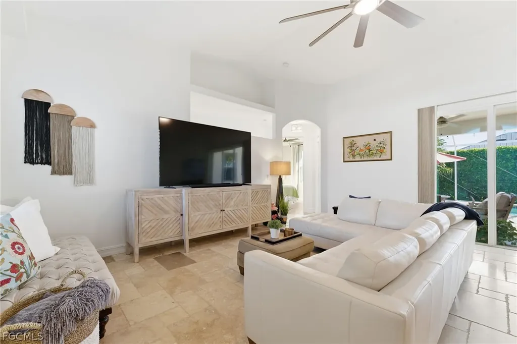 3905 Agualinda Boulevard Cape Coral FL 33914