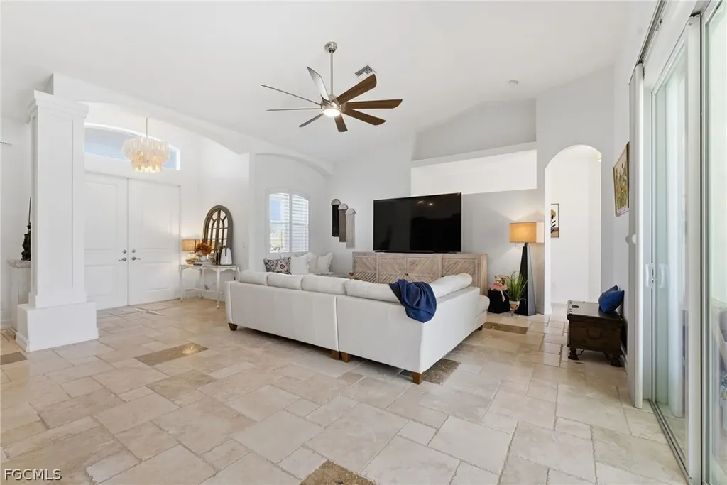 3905 Agualinda Boulevard Cape Coral FL 33914