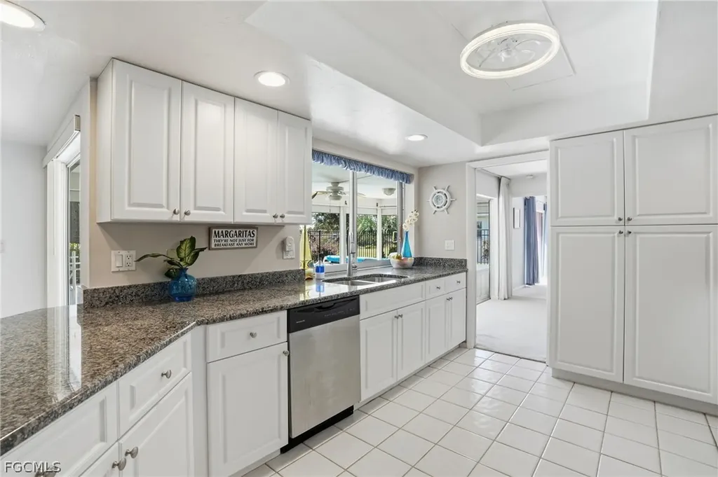 3878 SE 7th Place Cape Coral FL 33904