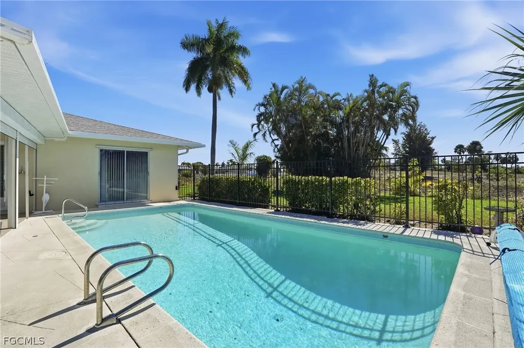 3878 SE 7th Place Cape Coral FL 33904