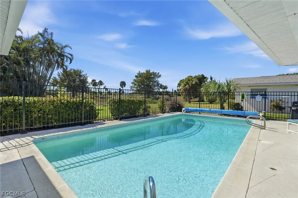 3878 SE 7th Place Cape Coral FL 33904