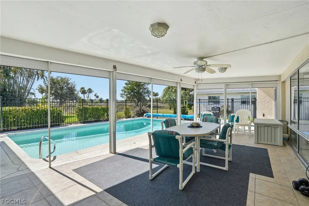 3878 SE 7th Place Cape Coral FL 33904