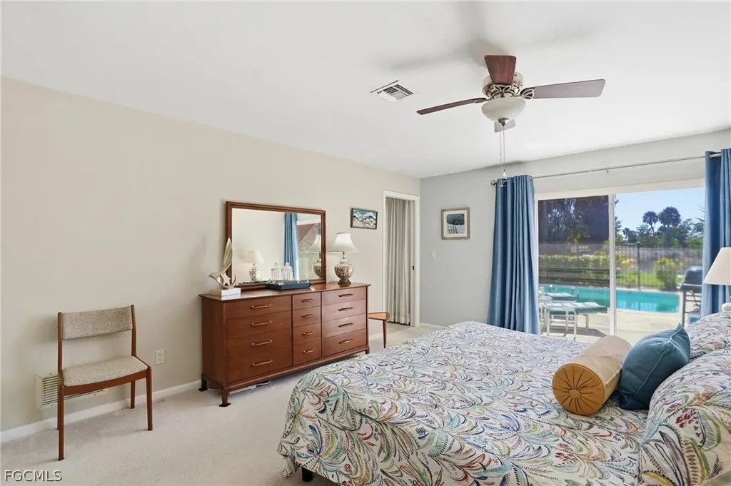 3878 SE 7th Place Cape Coral FL 33904
