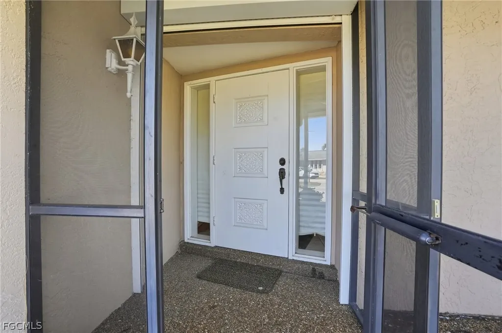 3878 SE 7th Place Cape Coral FL 33904