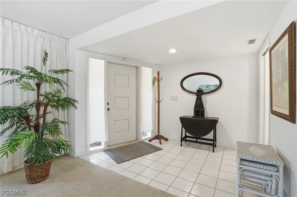 3878 SE 7th Place Cape Coral FL 33904