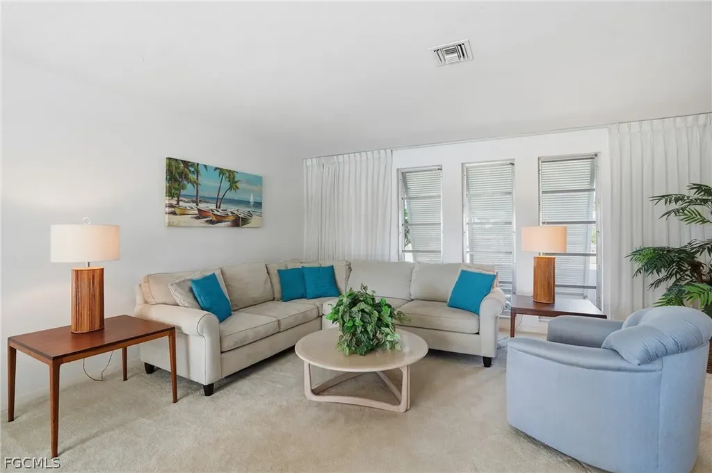 3878 SE 7th Place Cape Coral FL 33904