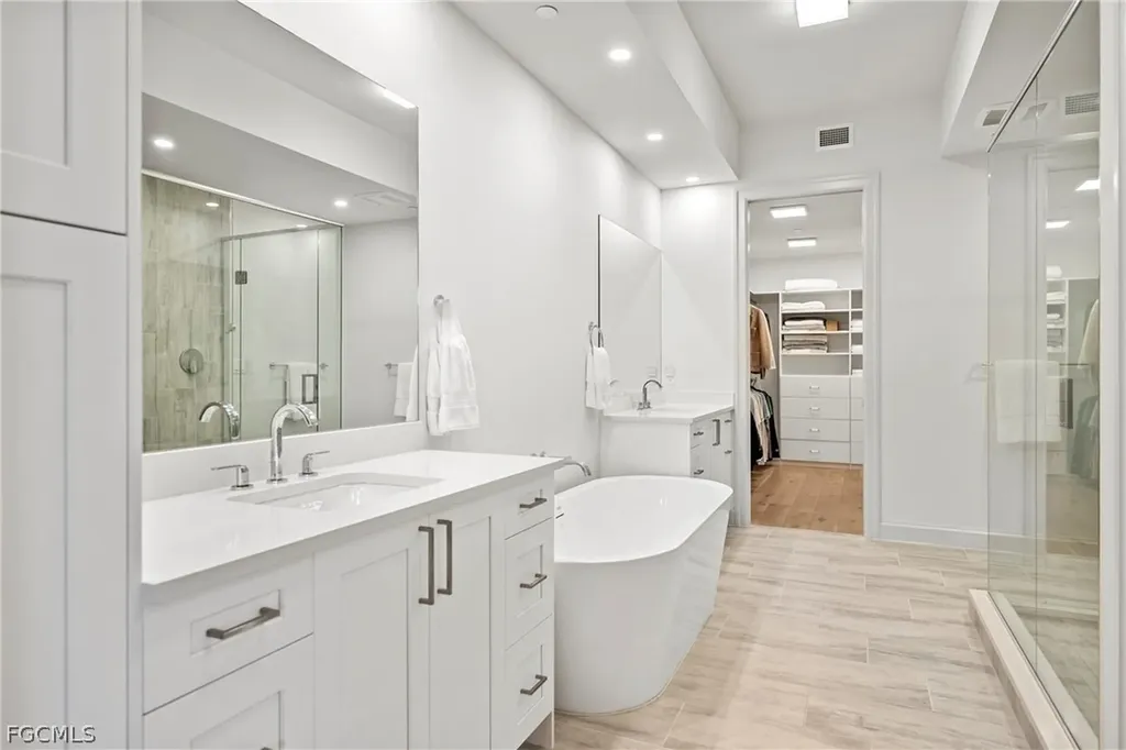 1125 Central Avenue Naples FL 34102