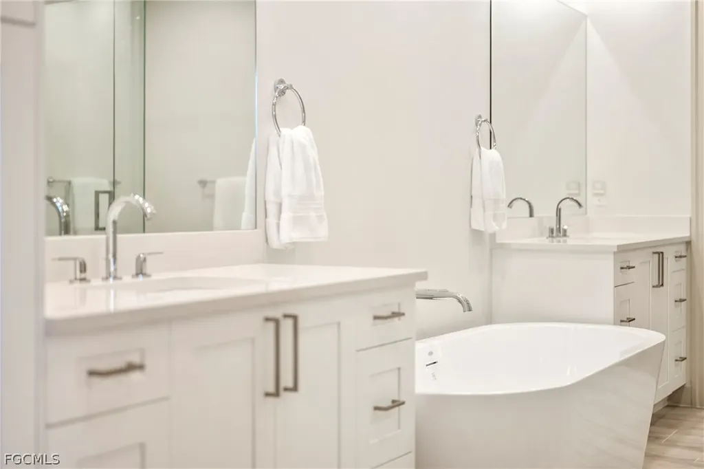 1125 Central Avenue Naples FL 34102