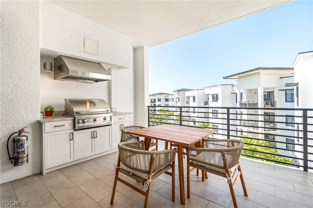 1125 Central Avenue Naples FL 34102
