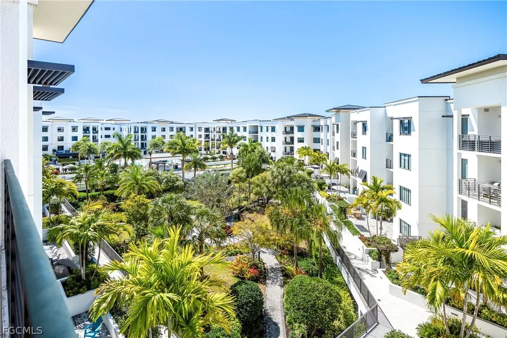 1125 Central Avenue Naples FL 34102
