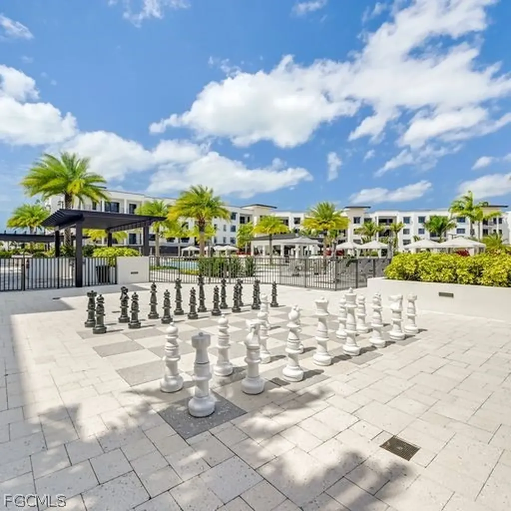 1125 Central Avenue Naples FL 34102