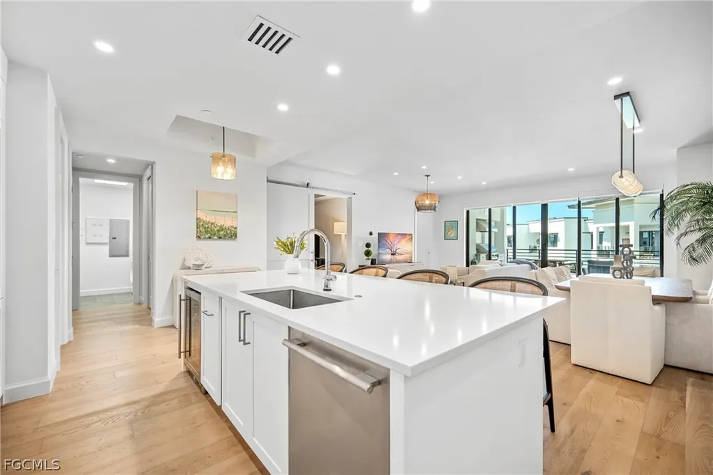 1125 Central Avenue Naples FL 34102