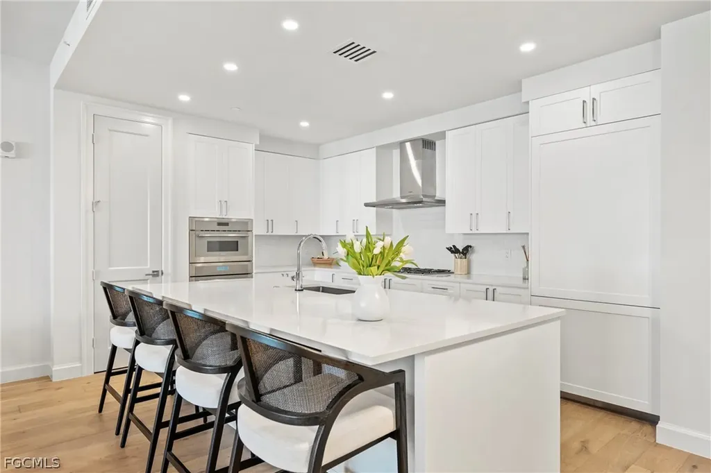 1125 Central Avenue Naples FL 34102